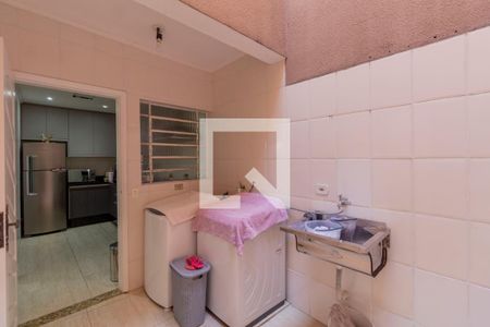 Casa à venda com 70m², 3 quartos e 2 vagas Casa à venda com 70m², 3 quartos e 2 vagasÁrea de serviço