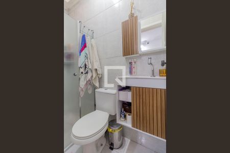 Casa à venda com 70m², 3 quartos e 2 vagas Casa à venda com 70m², 3 quartos e 2 vagasBanheiro