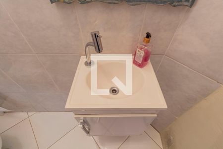 Banheiro de casa à venda com 3 quartos, 70m² em Vila Domitila, São Paulo