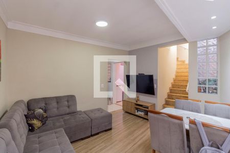 Sala  de casa à venda com 3 quartos, 70m² em Vila Domitila, São Paulo