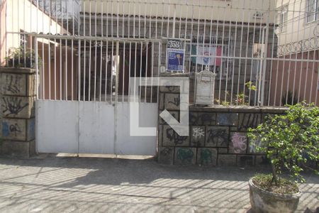 Casa à venda com 254m², 4 quartos e 2 vagasFachada