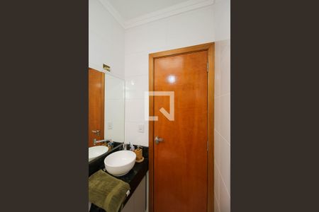 Casa à venda com 120m², 3 quartos e 2 vagasBanheiro