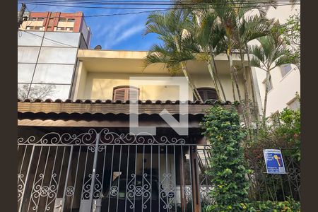 Casa à venda com 300m², 3 quartos e 3 vagasFachada