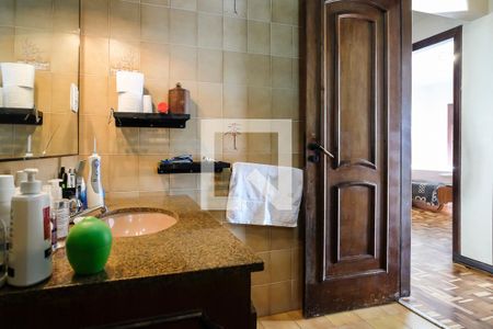 Casa à venda com 300m², 3 quartos e 3 vagasBanheiro dos Quartos