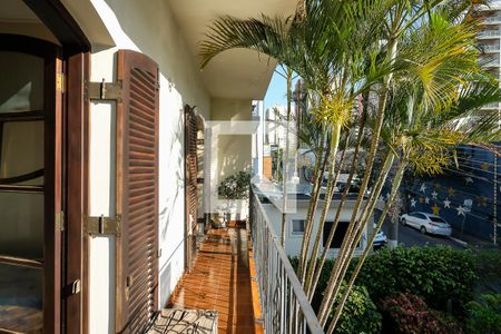 Casa à venda com 300m², 3 quartos e 3 vagasVaranda dos Quartos 1 e 2