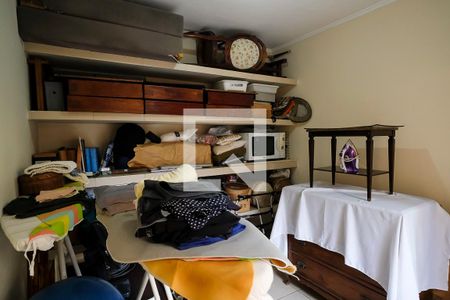 Casa à venda com 300m², 3 quartos e 3 vagasQuarto Área de Serviço