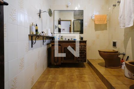 Casa à venda com 300m², 3 quartos e 3 vagasBanheiro da Suíte