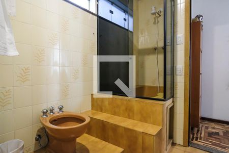 Casa à venda com 300m², 3 quartos e 3 vagasBanheiro da Suíte