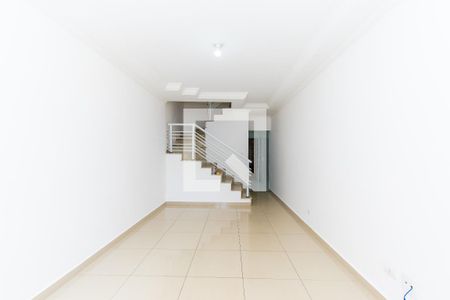 Sala de casa para alugar com 2 quartos, 59m² em Jardim Santa Teresinha, São Paulo