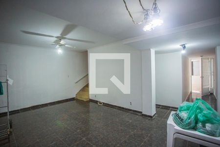 Sala de casa para alugar com 2 quartos, 117m² em Indianópolis, São Paulo