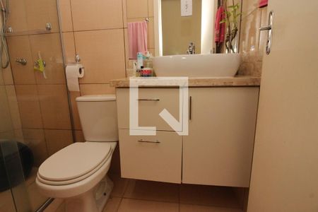 Casa de condomínio à venda com 137m², 3 quartos e 2 vagasBanheiro Social