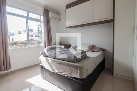 Quarto 2 de apartamento para alugar com 2 quartos, 56m² em Capoeiras, Florianópolis