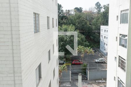 Vista Quarto 2 de apartamento para alugar com 2 quartos, 59m² em Parque Santo Antônio, Guarulhos