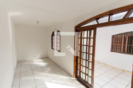 Casa à venda com 280m², 3 quartos e 3 vagasQuarto de Serviço