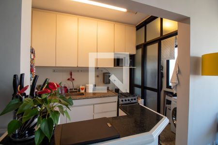 Apartamento à venda com 150m², 2 quartos e 2 vagasCozinha