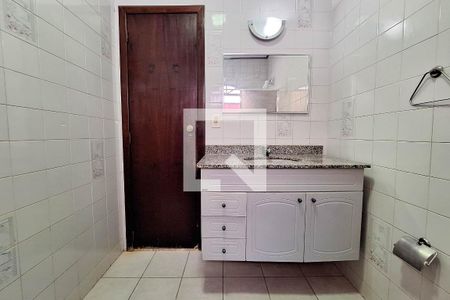 Casa para alugar com 120m², 3 quartos e 3 vagasBanheiro