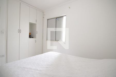 Quarto 1 de apartamento para alugar com 2 quartos, 50m² em Vila Londrina, São Paulo