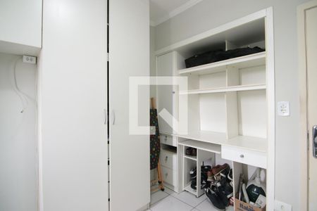 Quarto 2 de apartamento para alugar com 2 quartos, 50m² em Vila Londrina, São Paulo
