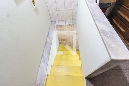 Casa à venda com 210m², 3 quartos e 3 vagasEscada