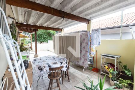 Casa à venda com 210m², 3 quartos e 3 vagasQuintal - casa 1