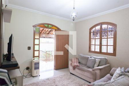 Sala de casa à venda com 2 quartos, 440m² em Ipanema, Lagoa Santa