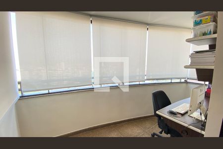 Apartamento à venda com 186m², 4 quartos e 3 vagasVaranda Quarto 2