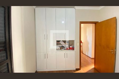 Apartamento à venda com 186m², 4 quartos e 3 vagasQuarto 2