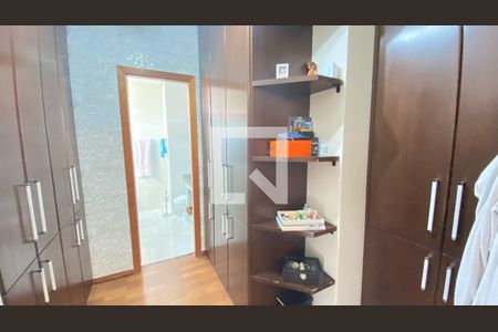 Apartamento à venda com 186m², 4 quartos e 3 vagasCloset Suíte 