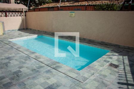 Apartamento à venda com 96m², 3 quartos e 2 vagas Apartamento à venda com 96m², 3 quartos e 2 vagasÁrea comum - Piscina