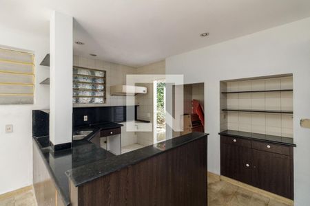 Casa à venda com 400m², 3 quartos e sem vaga Casa à venda com 400m², 3 quartos e sem vagaCozinha