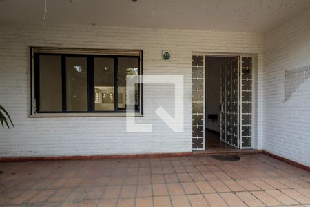 Casa à venda com 400m², 3 quartos e sem vaga Casa à venda com 400m², 3 quartos e sem vagaFachada