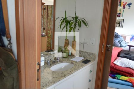 Apartamento à venda com 166m², 3 quartos e 2 vagasBanheiro 