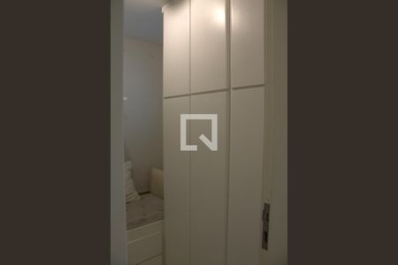 Apartamento para alugar com 365m², 3 quartos e 3 vagas Apartamento para alugar com 365m², 3 quartos e 3 vagasQuarto de Serviço
