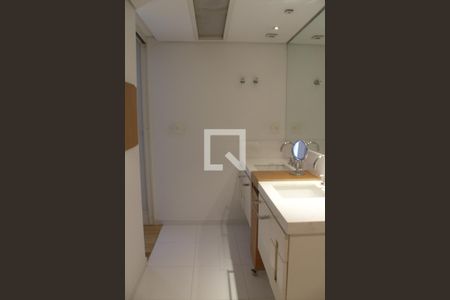 Apartamento para alugar com 365m², 3 quartos e 3 vagas Apartamento para alugar com 365m², 3 quartos e 3 vagasBanheiro 3