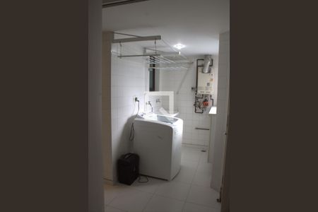 Apartamento para alugar com 365m², 3 quartos e 3 vagas Apartamento para alugar com 365m², 3 quartos e 3 vagasÁrea de Serviço