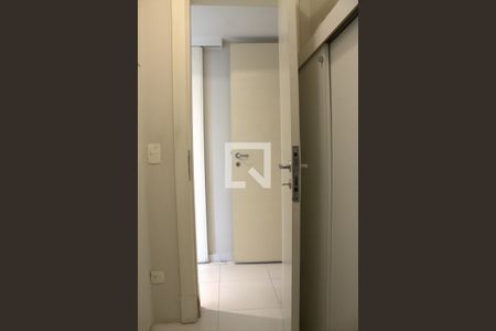 Apartamento para alugar com 365m², 3 quartos e 3 vagas Apartamento para alugar com 365m², 3 quartos e 3 vagasQuarto de Serviço