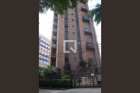 Apartamento para alugar com 365m², 3 quartos e 3 vagas Apartamento para alugar com 365m², 3 quartos e 3 vagasFachada e portaria