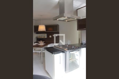 Apartamento para alugar com 365m², 3 quartos e 3 vagas Apartamento para alugar com 365m², 3 quartos e 3 vagasCozinha