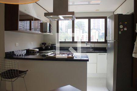 Apartamento para alugar com 365m², 3 quartos e 3 vagas Apartamento para alugar com 365m², 3 quartos e 3 vagasCozinha