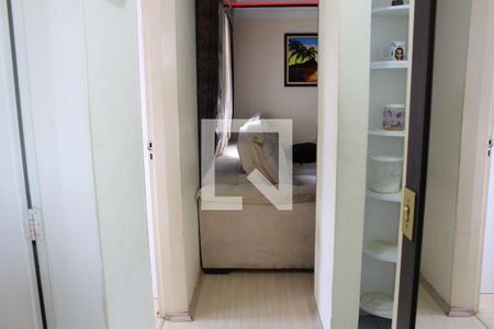 Corredor de apartamento para alugar com 2 quartos, 54m² em Cidade Satelite Santa Barbara, São Paulo