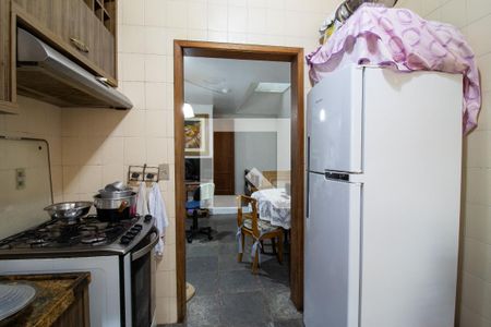 Casa à venda com 280m², 4 quartos e 4 vagasCozinha