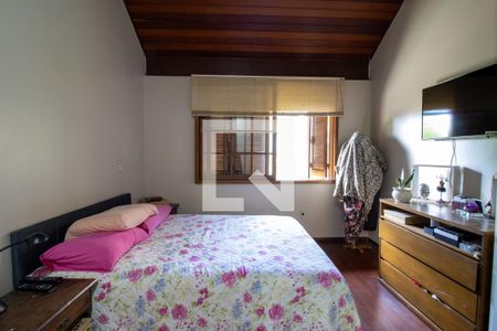 Casa à venda com 280m², 4 quartos e 4 vagasSuite