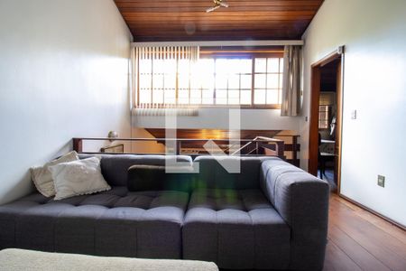 Casa à venda com 280m², 4 quartos e 4 vagasSala