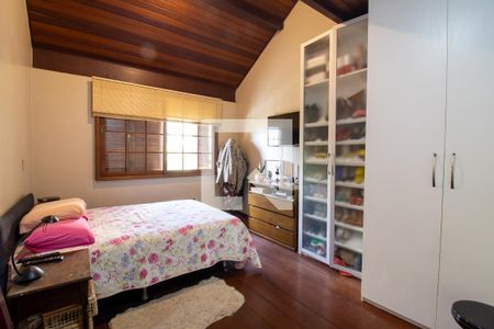 Casa à venda com 280m², 4 quartos e 4 vagasSuíte