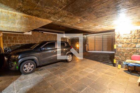 Casa à venda com 280m², 4 quartos e 4 vagasGaragem