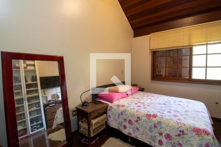 Casa à venda com 280m², 4 quartos e 4 vagasSuíte