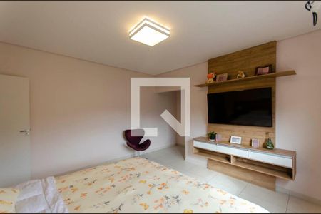 Casa à venda com 420m², 3 quartos e 3 vagas Casa à venda com 420m², 3 quartos e 3 vagasSuíte