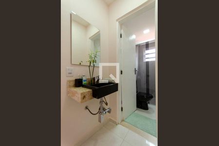 Casa à venda com 420m², 3 quartos e 3 vagas Casa à venda com 420m², 3 quartos e 3 vagasBanheiro 2