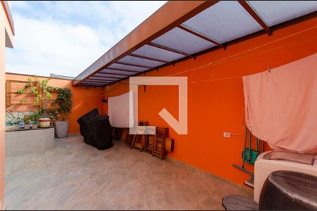 Casa à venda com 420m², 3 quartos e 3 vagas Casa à venda com 420m², 3 quartos e 3 vagasQuintal