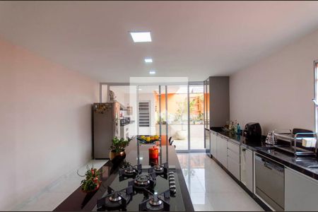 Casa à venda com 420m², 3 quartos e 3 vagas Casa à venda com 420m², 3 quartos e 3 vagasCozinha